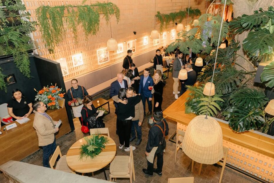 Me encantan los momentos donde tenemos todo listo para recibir a los invitados y generar conexiones que inspiran y conectan #conexion #conexiones #impacto #inspira #fundes (1)